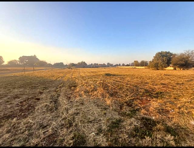 2,035M² VACANT LAND FOR SALE IN KOOKRUS